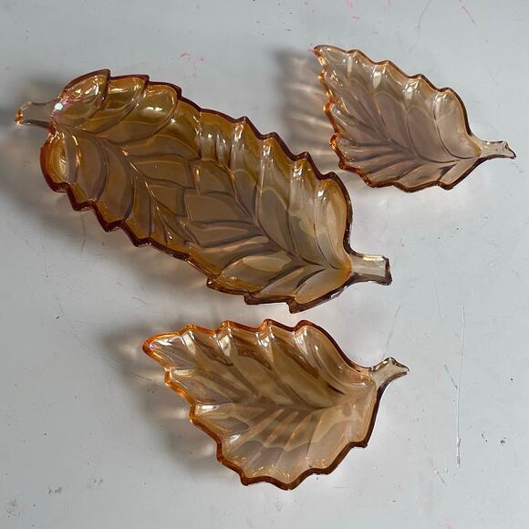 Carnival Marigold Glass Leaf Candy Nut Dish Tray Vintage 1950’s Set of 3 - Picture 4 of 6